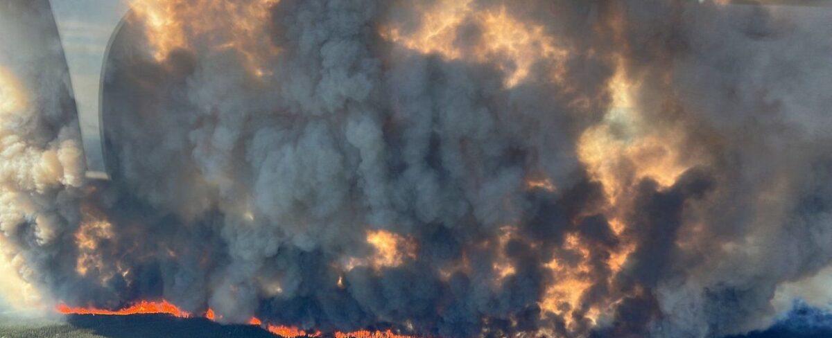 Fire Situation Eases Slightly, but Risks Remain as More Than 400 Wildfires Still Burn