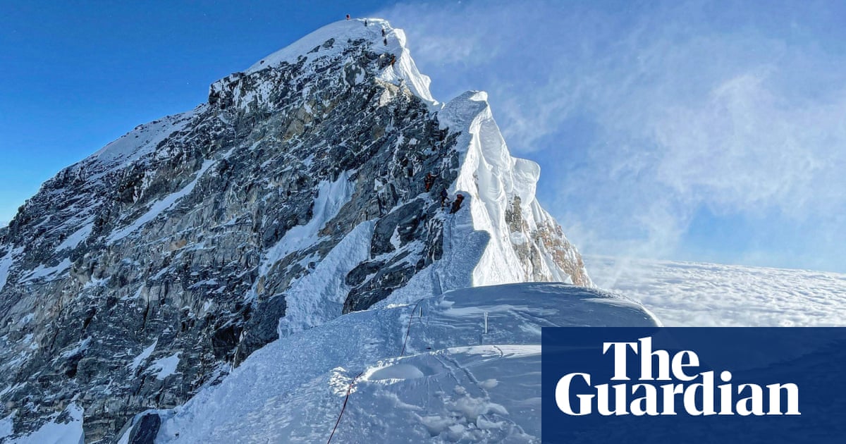 Climate change to blame for up to 17 deaths on Mount Everest, experts say