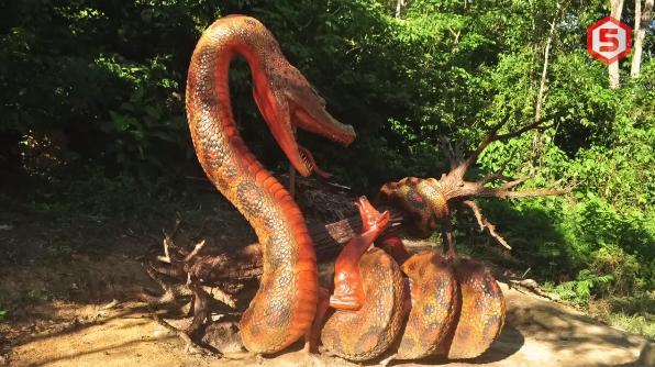 Surprisingly discovered: Giant snake corpse was discovered in the river bed after floods passed