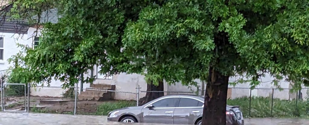 Flash floods strand Denver-area drivers