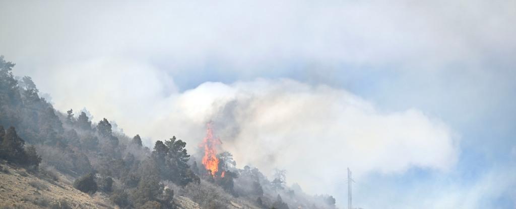 Colorado wildfires: Helicopters dropping water on 403 fire; urban fires largely contained