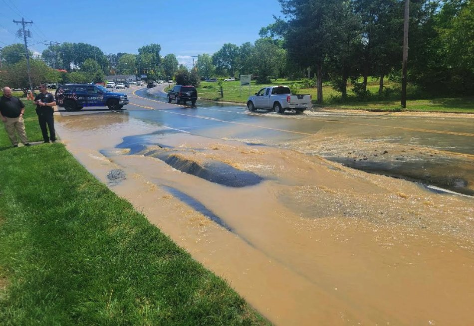 ‘Major’ water main break floods South Main Street in Graham