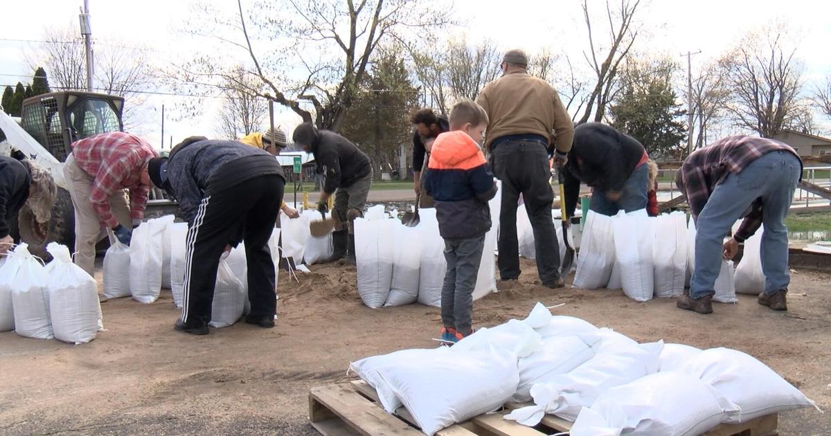 Cassville motel owner prepares for floods but remains hopeful