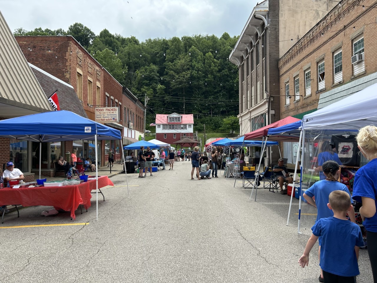 Clendenin, West Virginia, celebrates rebuilding community 7 years after devastating floods