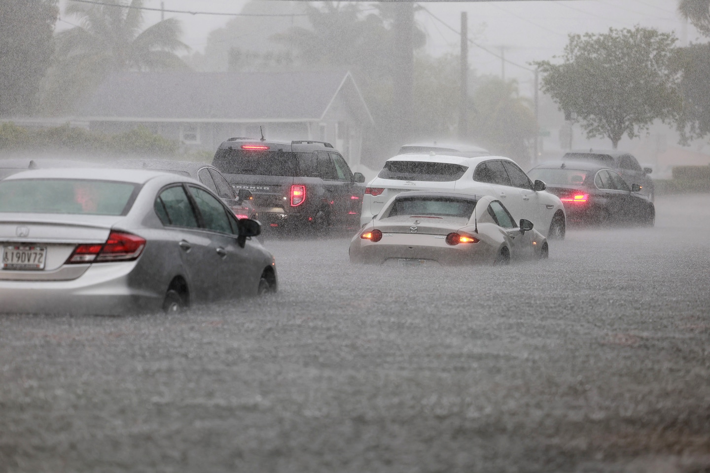 Flooding closes Fort Lauderdale airport, schools amid record rainfall