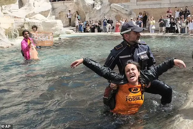 Australia Sees Year-Round Snowpatches For First Time Since 1997, As Record Cold Persists; Rare May Snow Hits Kashmir's Gulmarg; Frosts Sweep Europe; + Surprise Geomagnetic Storm