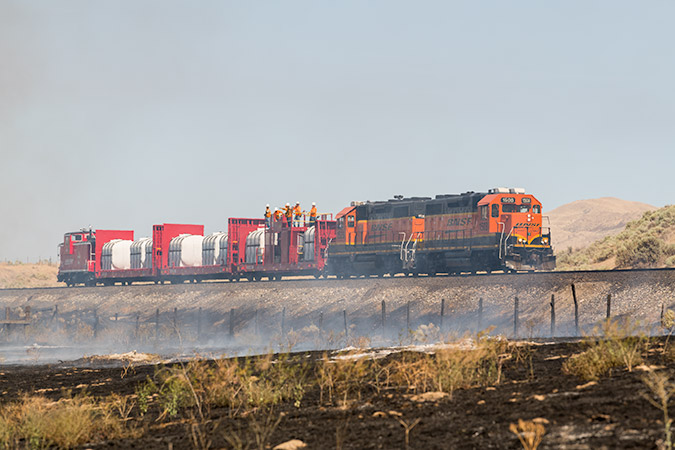 BNSF fire-fighting trains help stop wildfires in their tracks