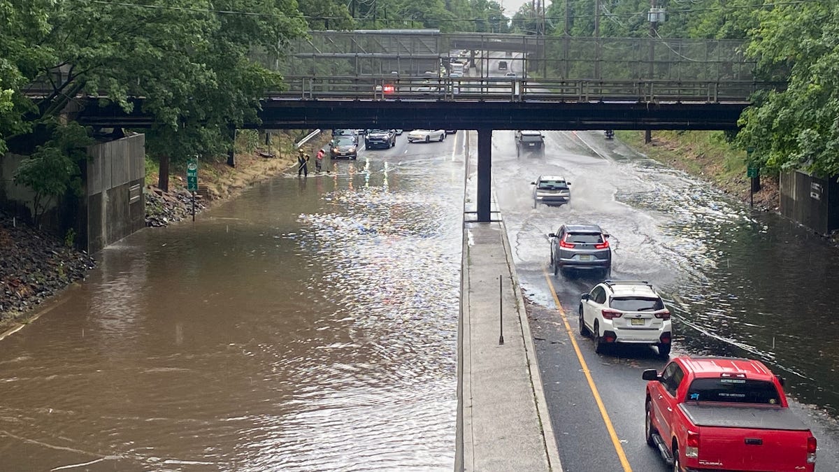 Flash floods hit Hawthorne