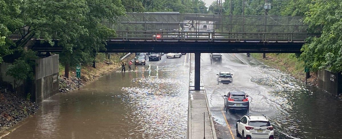 Flash floods hit Hawthorne