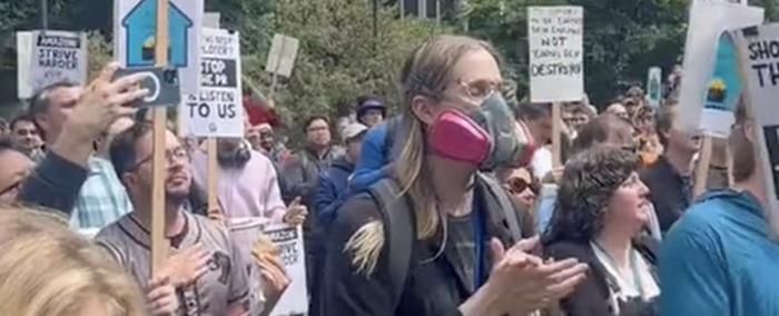 Seattle Amazon Employees Protest Returning To The Office Due To "Climate Change"