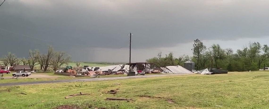 At least 2 dead after tornados rip through Central US