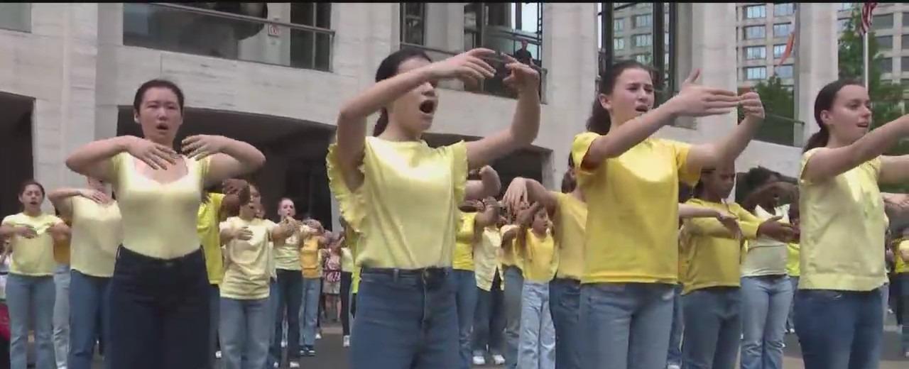 New Yorkers come together to sing about climate change