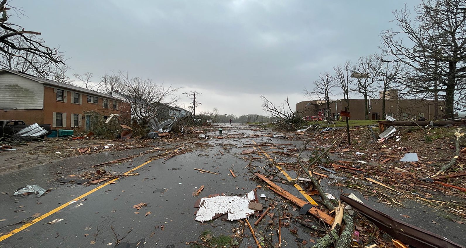 Dos tornados tocan tierra en Arkansas: hay daños "significativos", dice la gobernadora