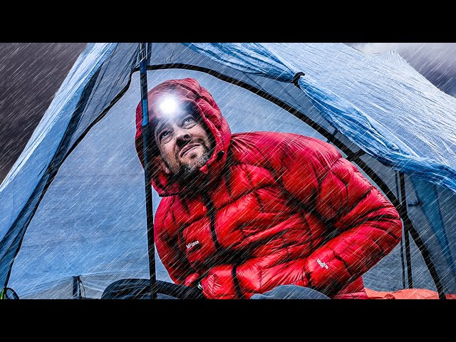 I camped with BEGINNER BACKPACKERS in EXTREME weather 😳