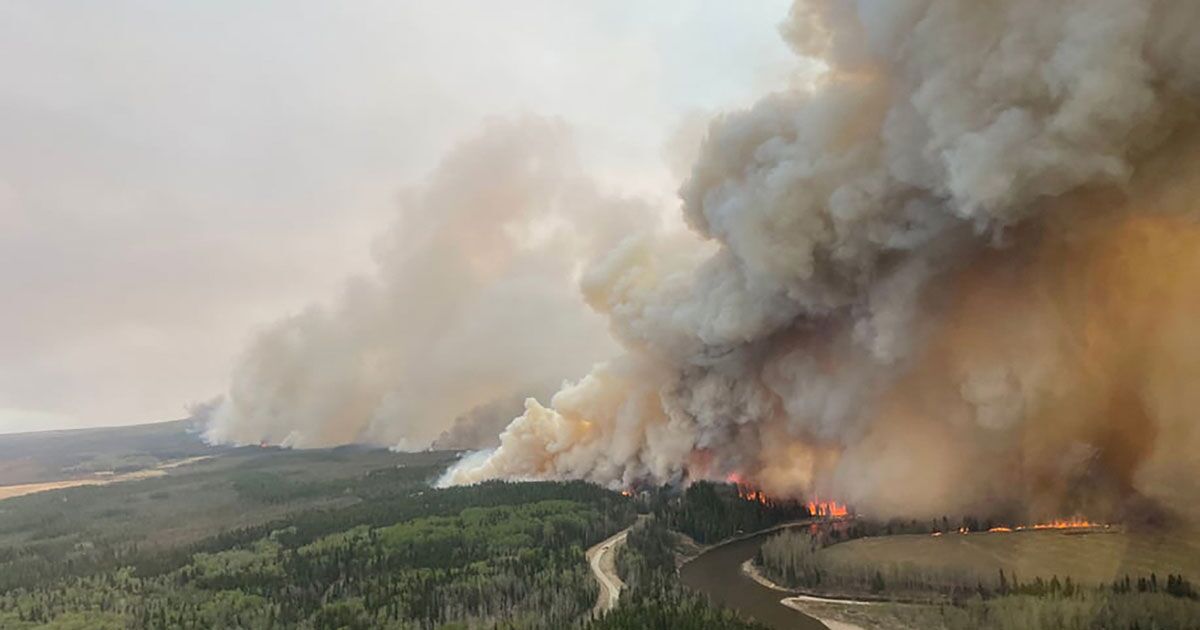 Canada Wildfires May Cut Natural Gas Output, Economic Growth