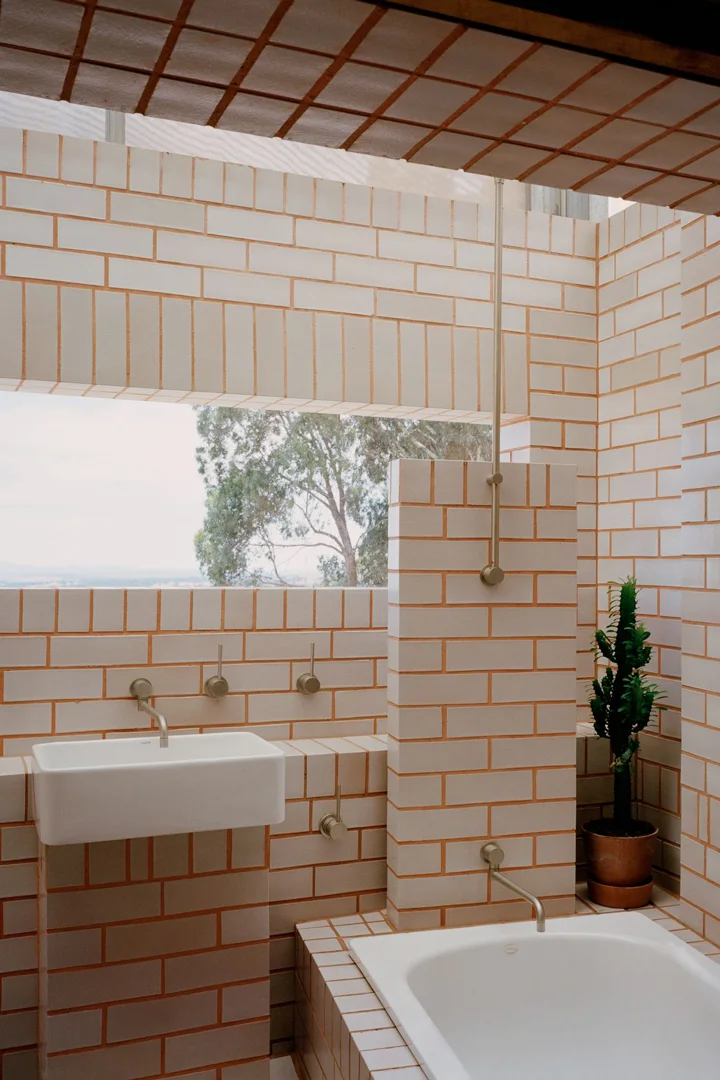 Long-House-Australia-Partners-Hill-Bathroom
