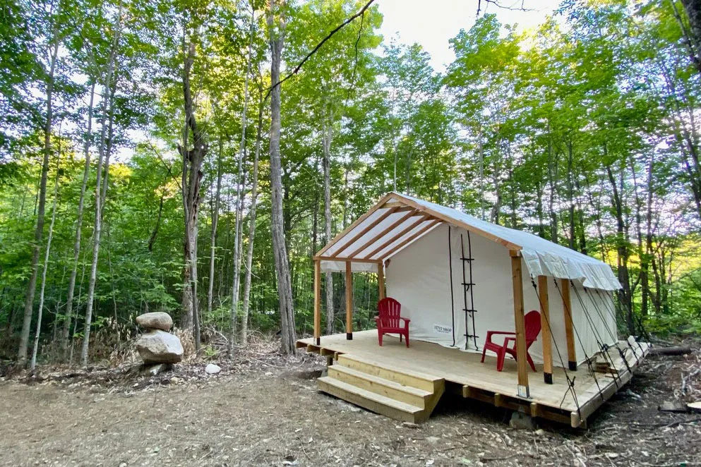 glamping-new-hampshire-luxury-trailside-glamping-tent