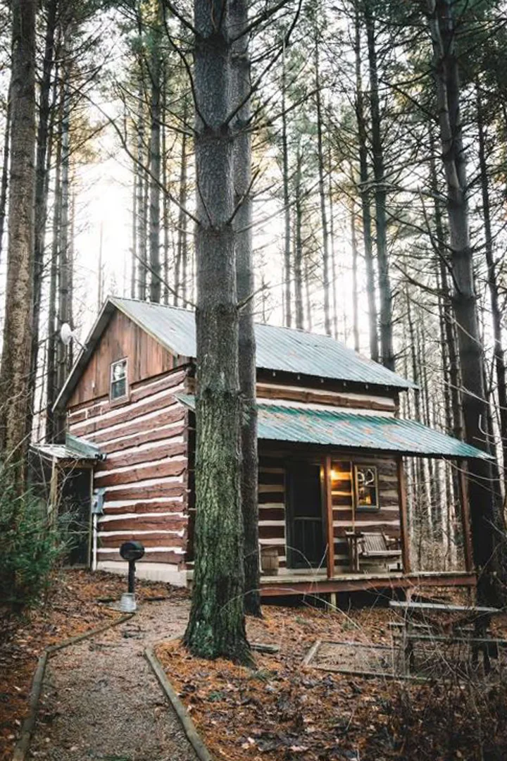 romantic-cabin-laurelville-ohio