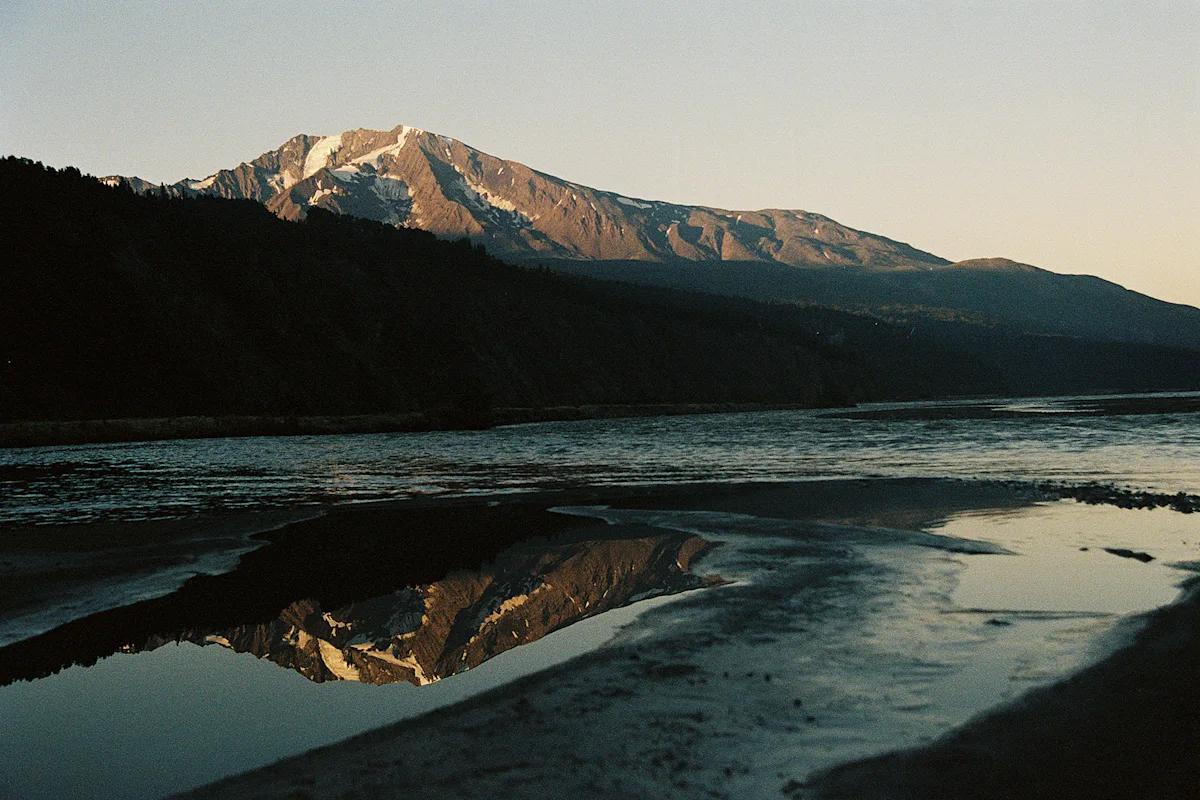 Fitzpatrick-Tatshenshini-River-rafting-dawn