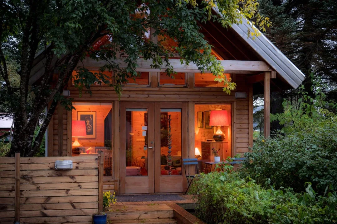 garden-cottage-hveragerdi-iceland