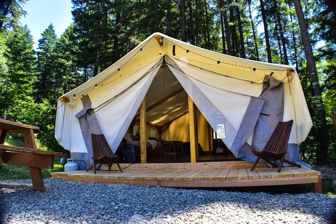 Oregon-Glamping-Douglas-County-Mountaineer-Tent