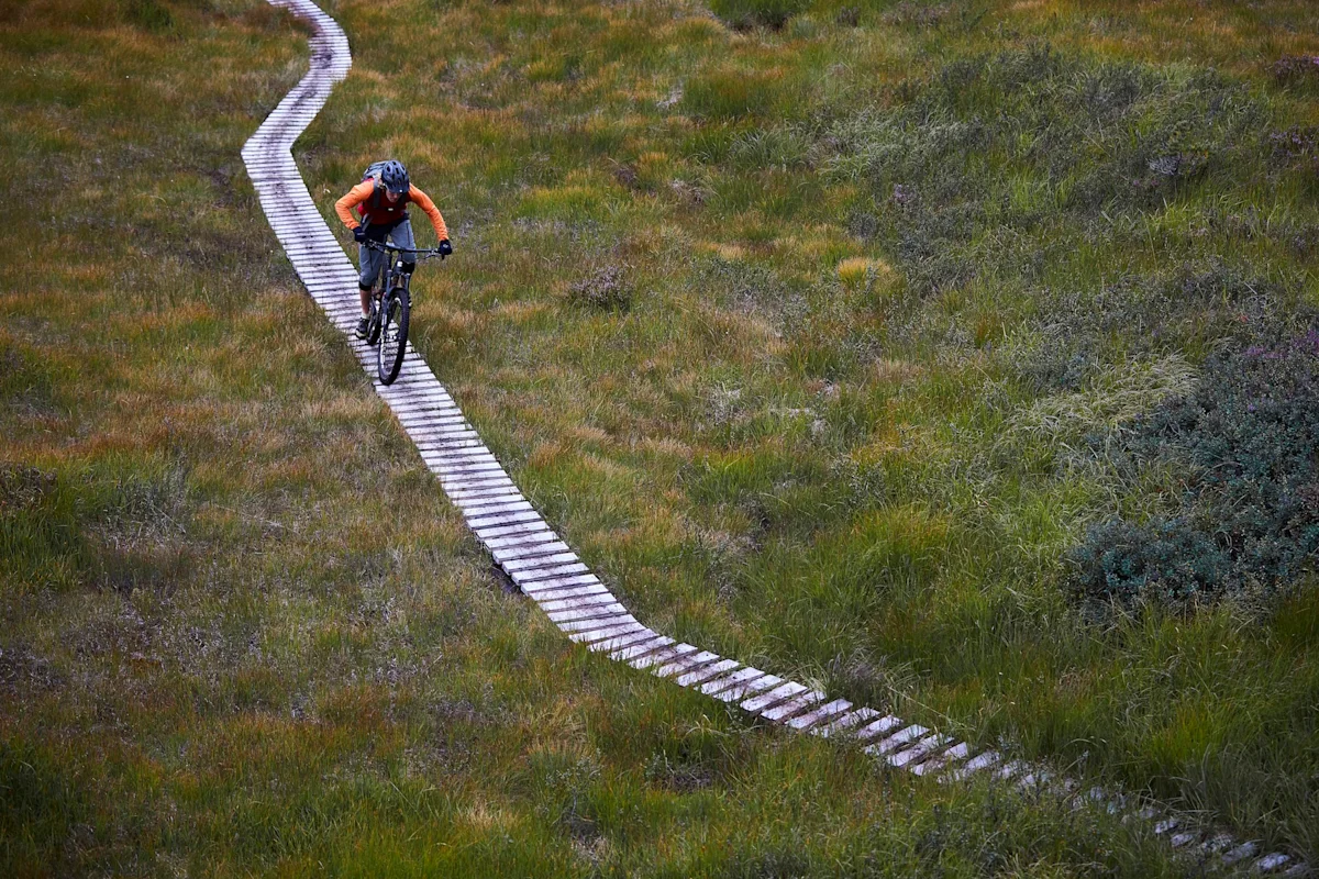 canvas-telemark-norrona-mountain-bike-planks
