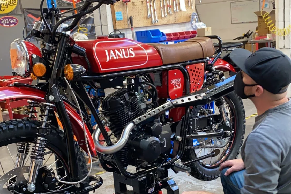 motorcycle-janus-gryffin-red