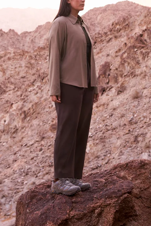 hikerkind-trousers-shirt-01-olivine-steershead
