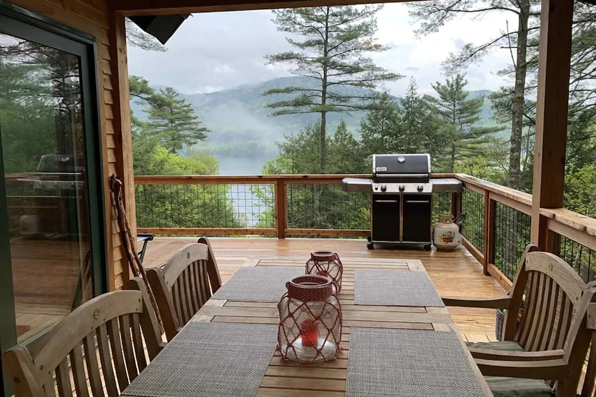 lake-george-cabins-private-chalet-exterior