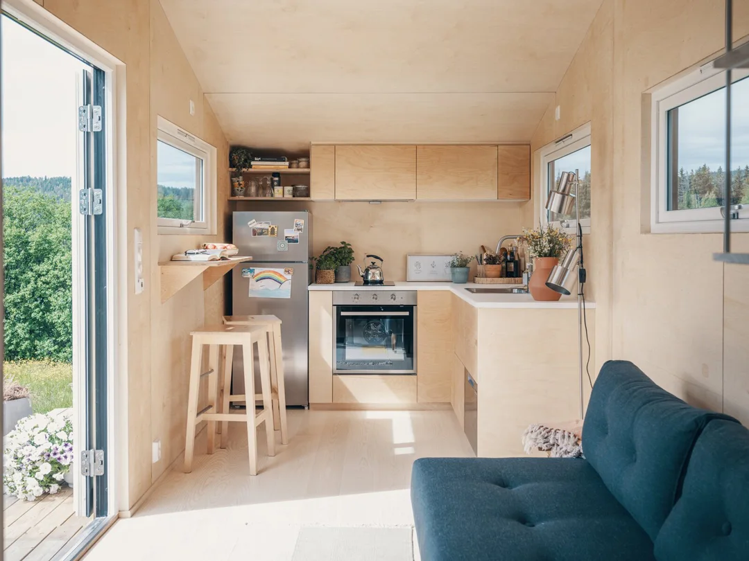 tind-prefab-cabin-norway-norske-mikrohus-interior-1
