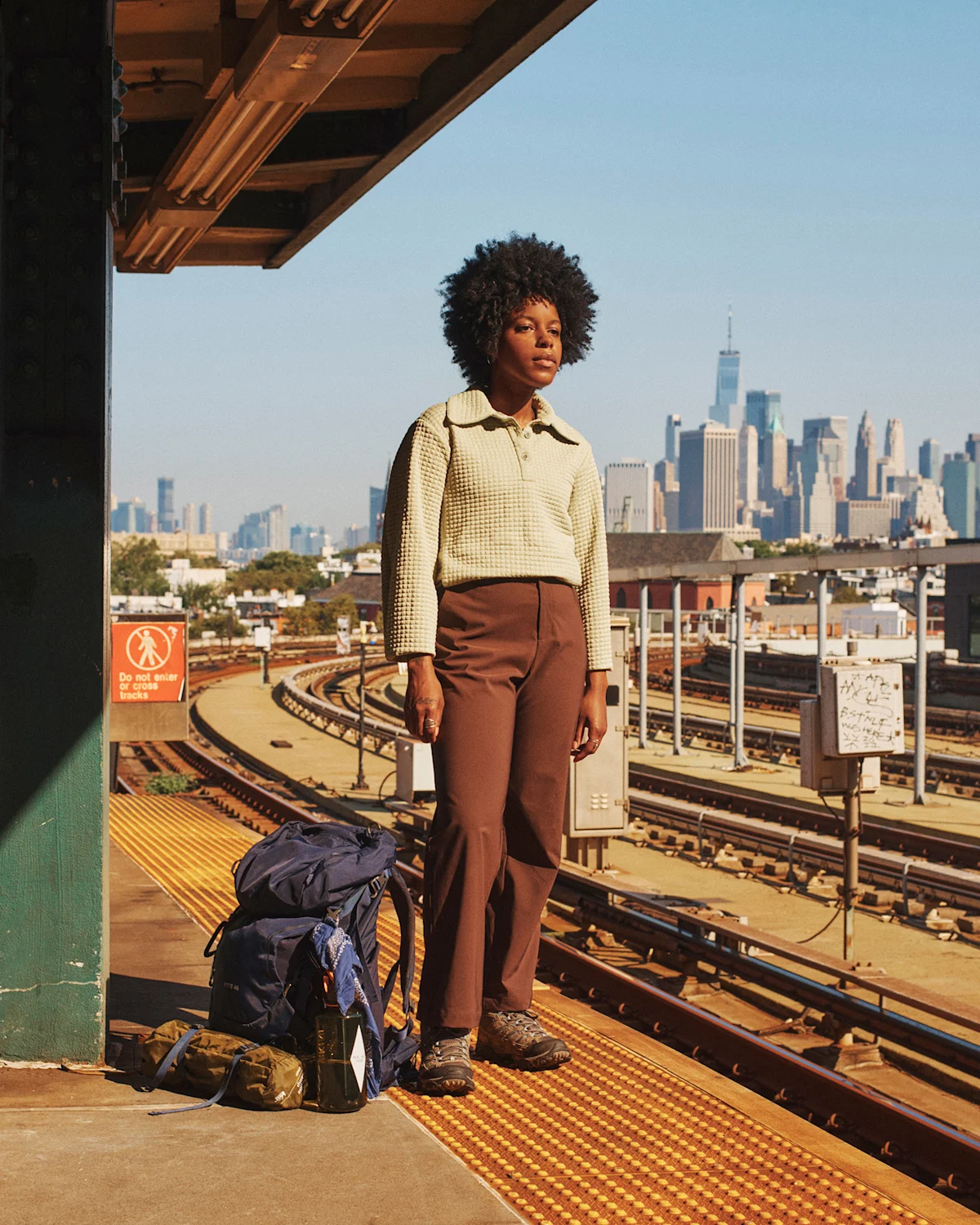 hikerkind-train-station