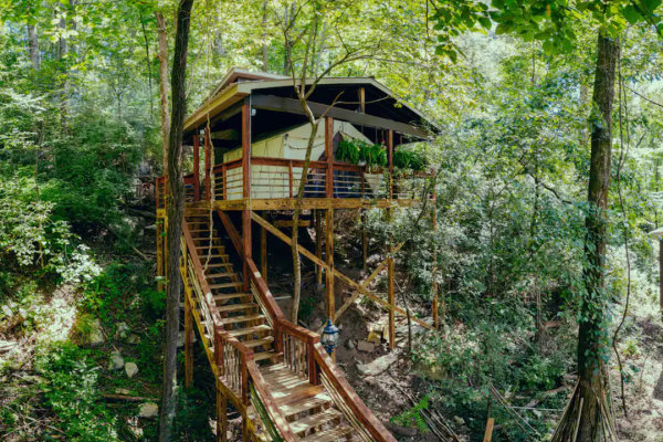 tennessee-chattanooga-roost-treehouse-exterior