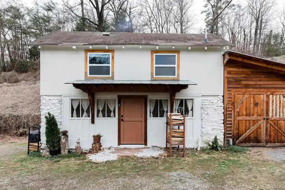 gashes-river-house-asheville-north-carolina-exterior