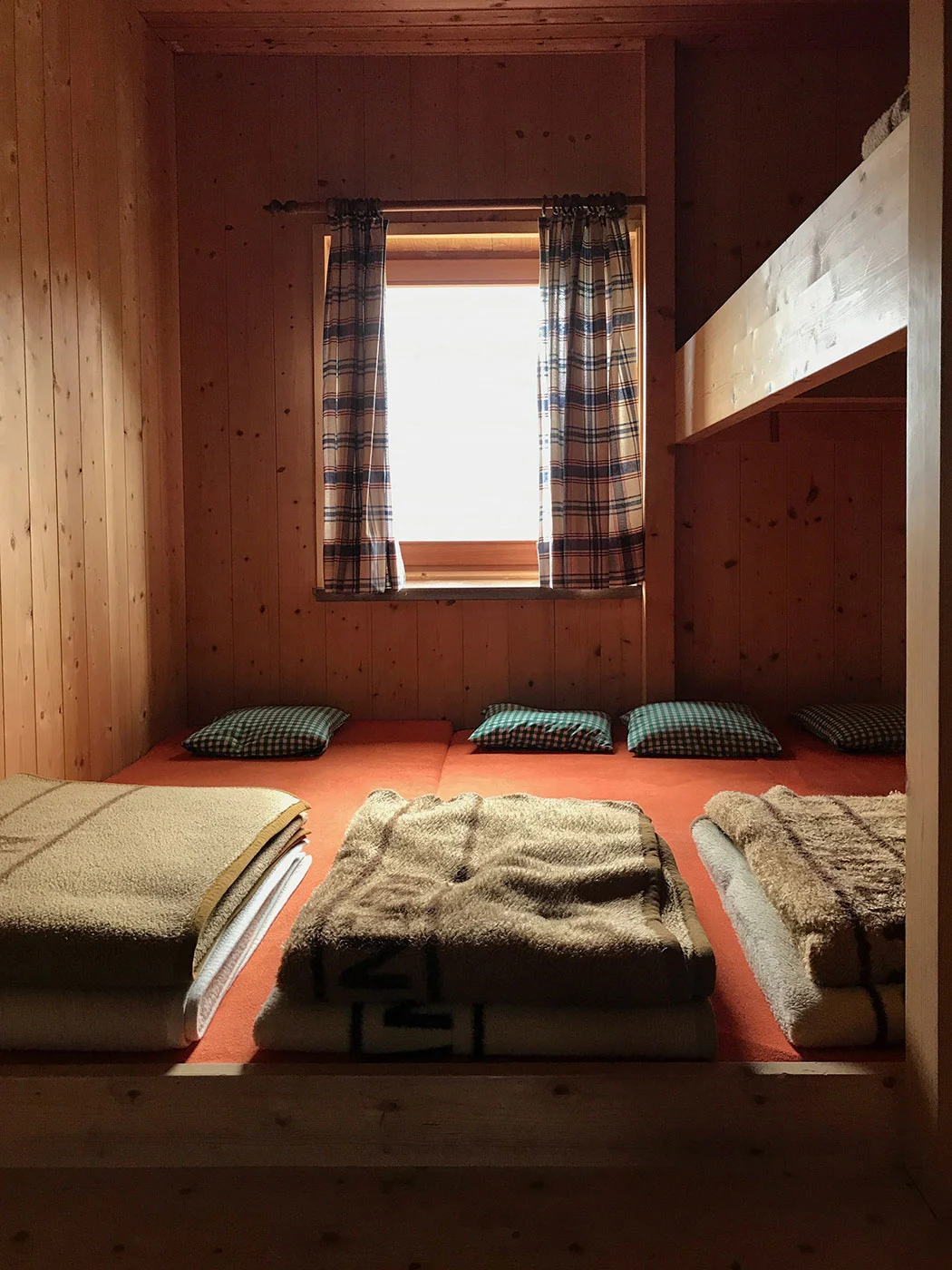 Stephen-Dagley-Austria-Hut-Hiking-Fieldmag-1