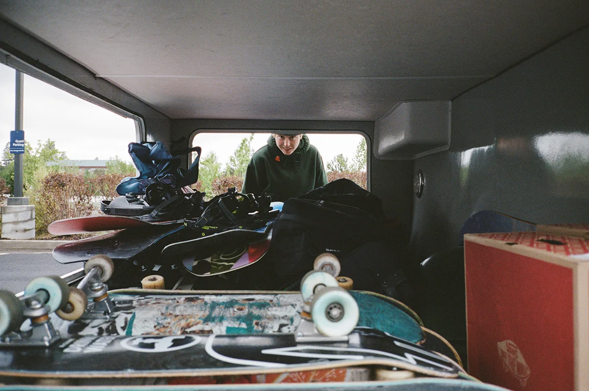 Kennedi-Deck-Snowboarder-by-Oli-Gagnon-4