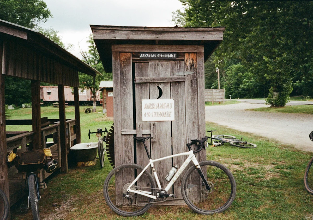 pentax-17-test-shots-daniel-varghese-arkansas-outhouse