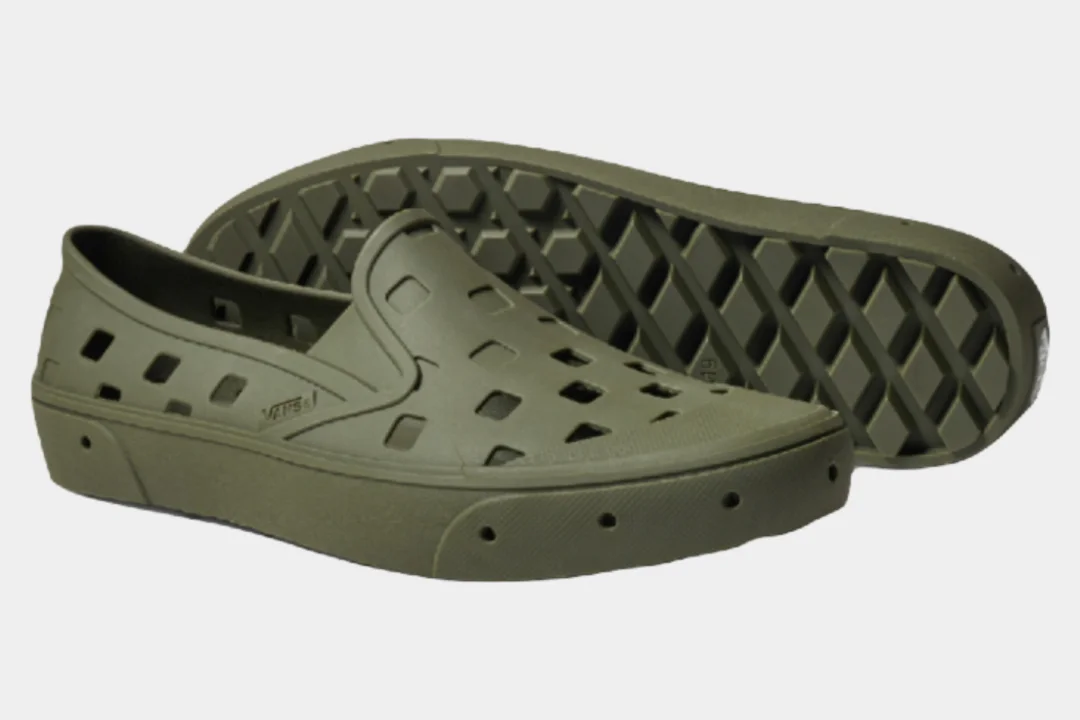 vans-trek-slip-on-grape-grey-background