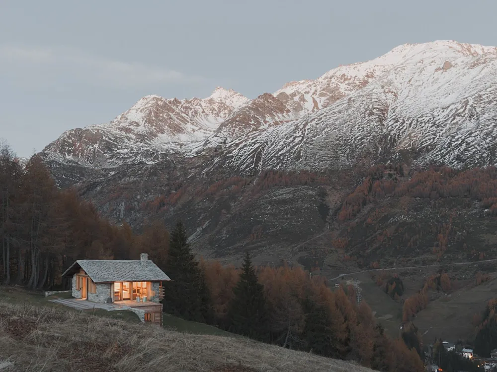 In the Italian Alps a Classic Chalet Sees a Modern Update