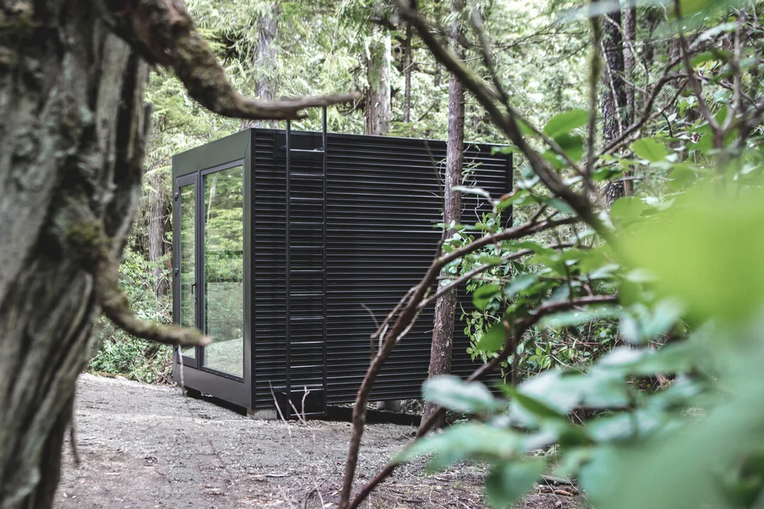 aux-box-vancouver-island-model-106-exterior