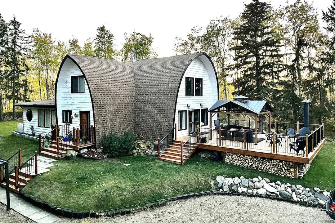 rustic-cabin-sherwood-park-alberta-canada