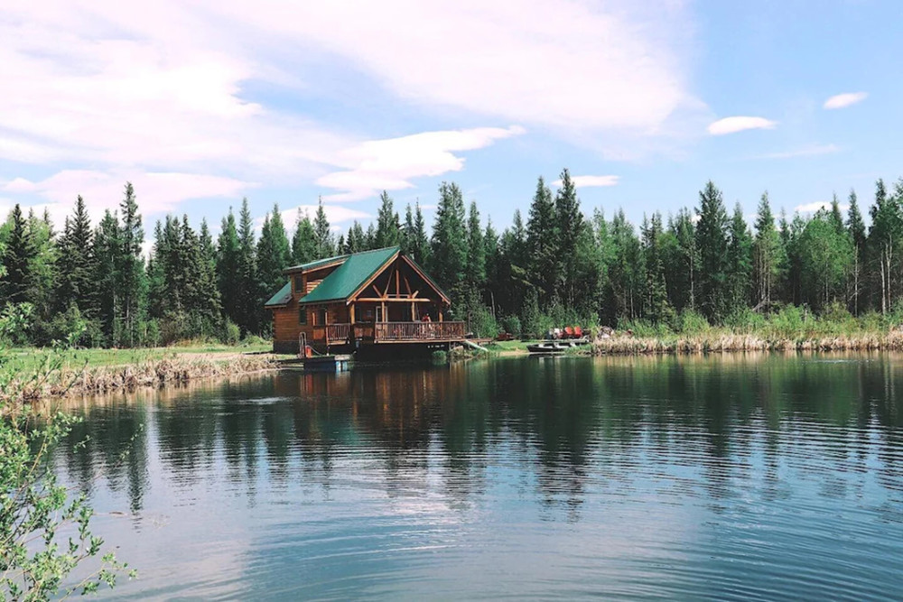 10 Best Cabin Rentals in Alberta, Canada | 2023 | Field Mag