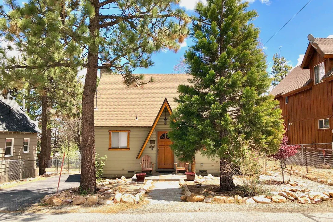 Big-Bear-Cabins-Bright-Family-Cabin-1