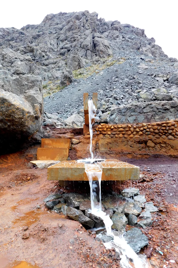 san-pedro-hot-springs-chile-fountain