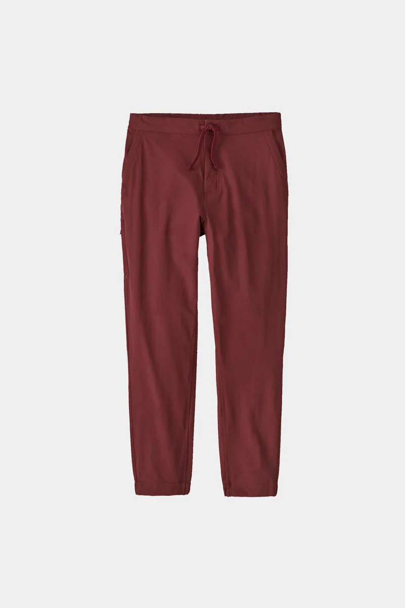 travel-pants-patagonia-skyline-traveler