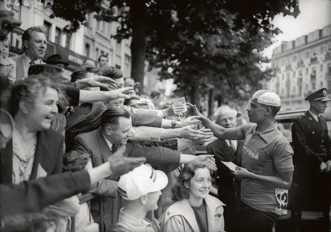 black-champions-in-cycling-moncrieffe-rapha-fans