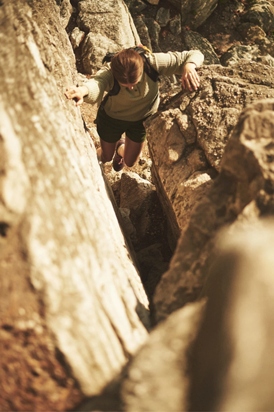 midlayer-01-hikerkind-climb