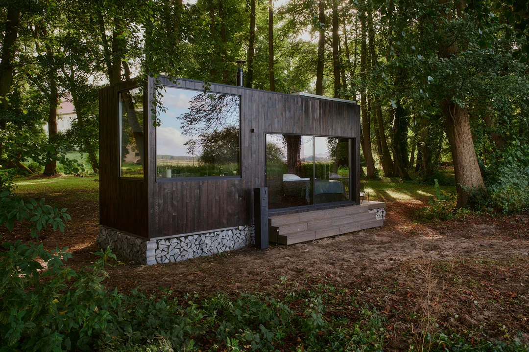 raus-cabin-schlossgarten-germany-sigurd-larsen-front