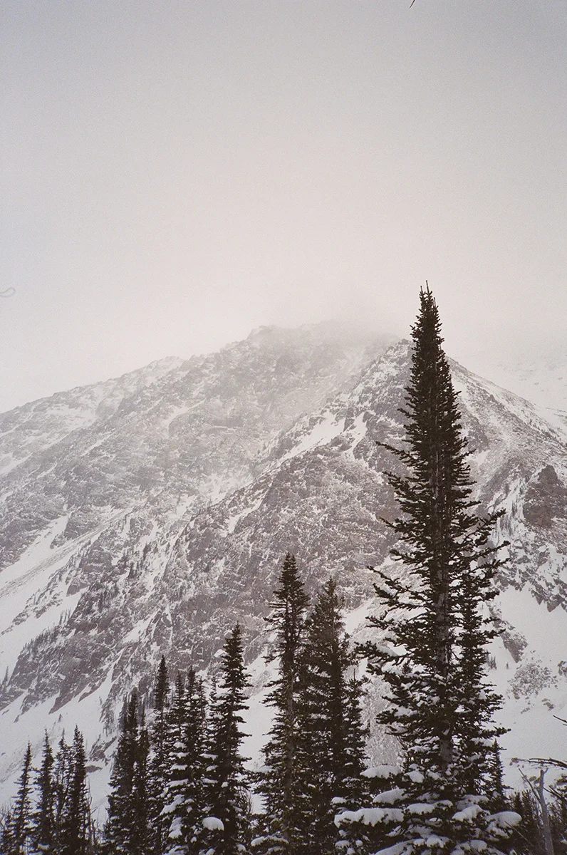 Bell-Lake-Yurt-Montana-Ski-FieldMag-6
