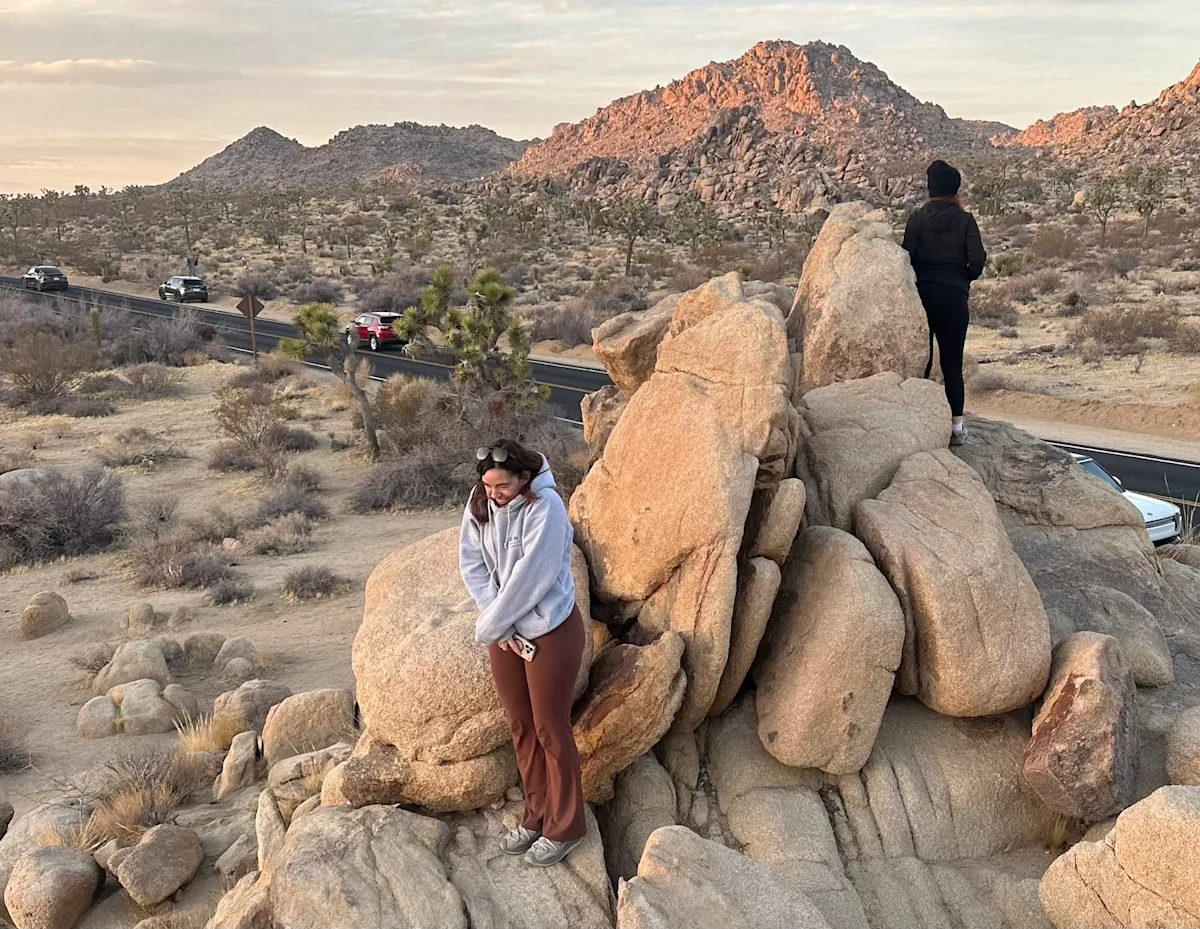 Hannah-Singleton-Hoka-Ora-Primo-On-Rocks