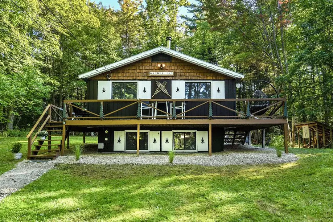 modern-cabin-bethlehem-new-hampshire